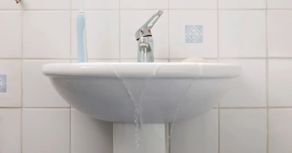 Bathroom Sink overflowing